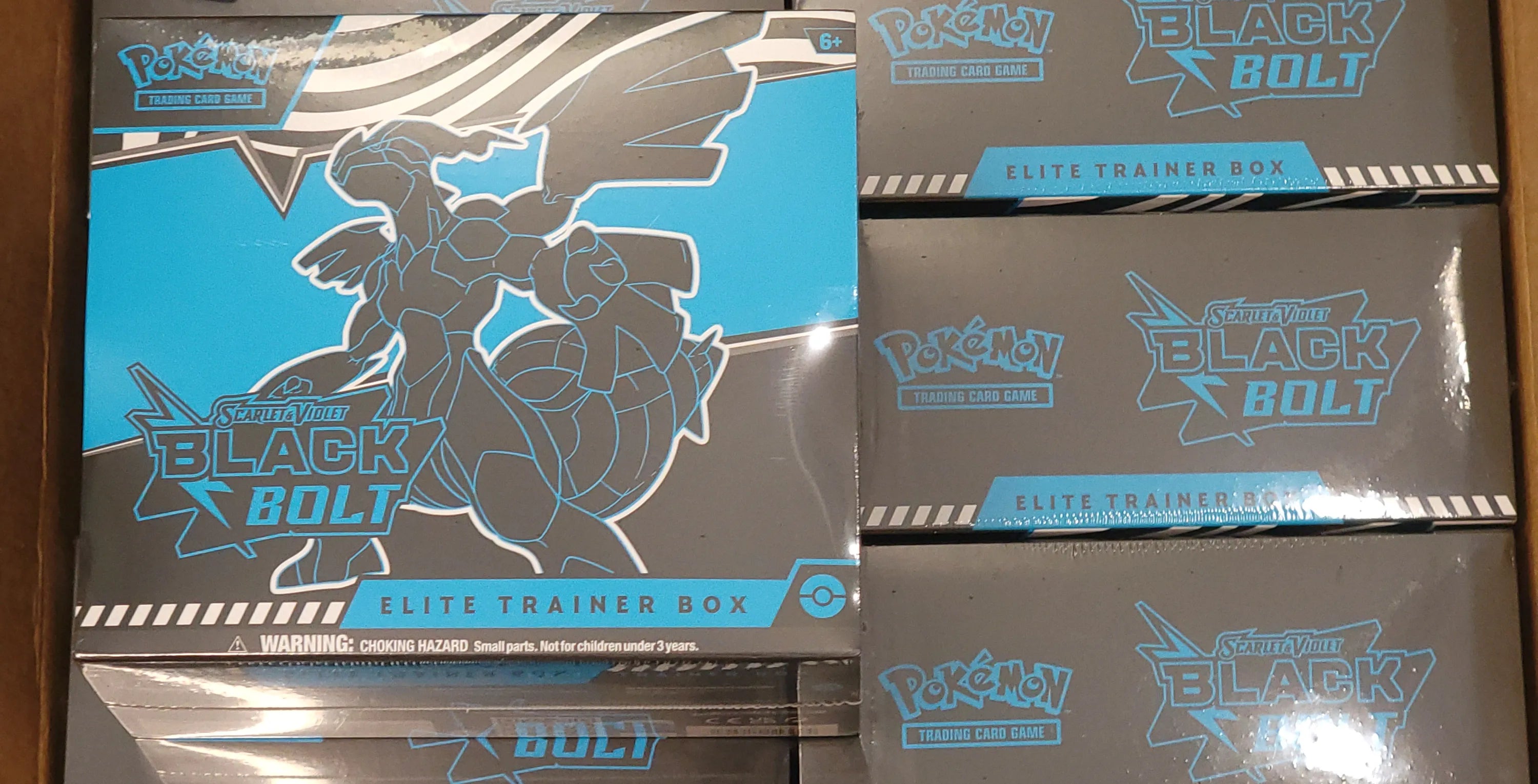 Pokémon Black & White Black Bolt Elite Trainer Box packaging